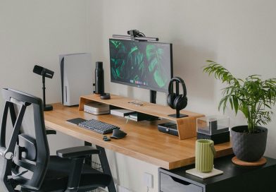 Desk shelf: The key to an ergonomic and efficient workspace