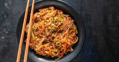 Features of cooking Wok Noodles at home